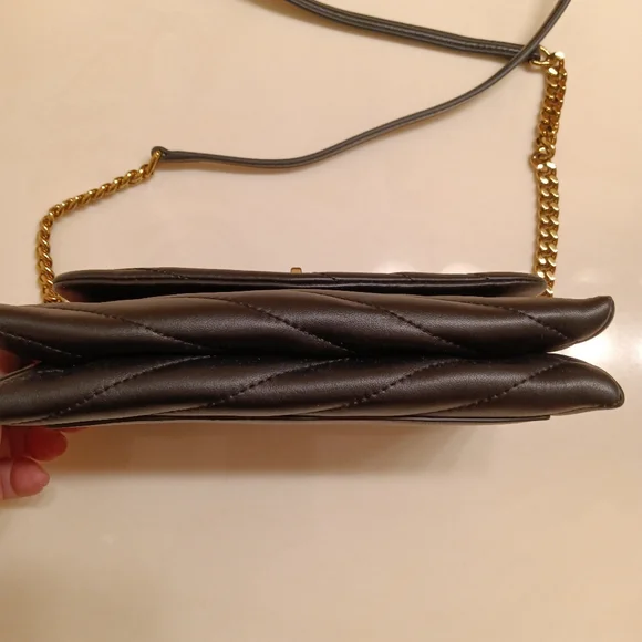 Tory Burch designer mini bags Kira Chevron Chain Wallet in Black mainTory Burch - Picture 12 of 13